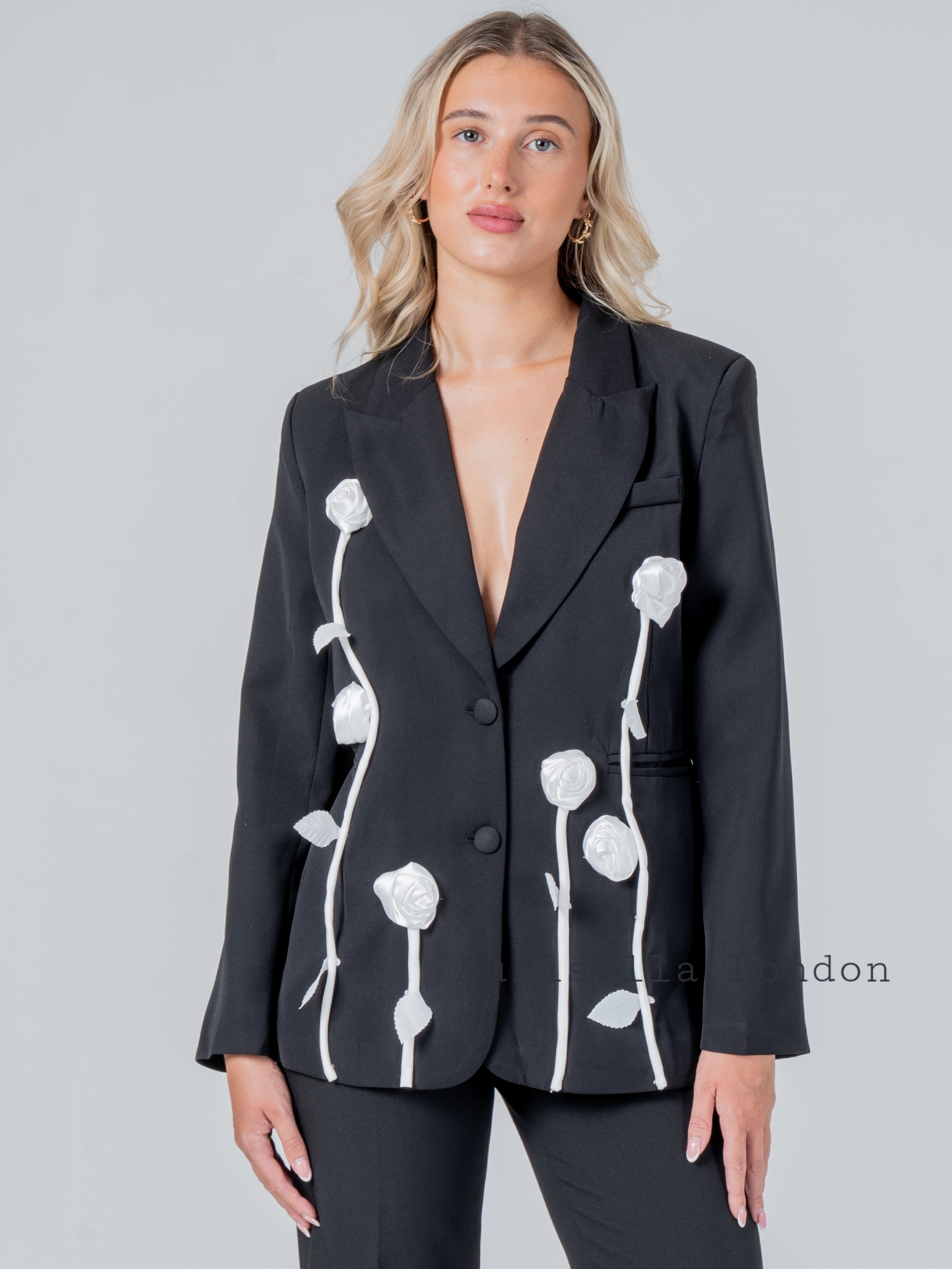 Midnight Rose Floral Blazer - Aurisélla London