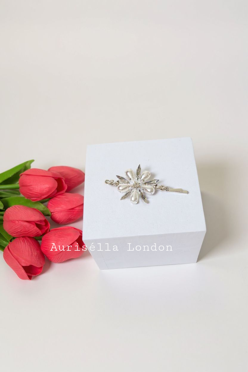 Lustre Pearl Blossom Hair Pin - 1 pc - Aurisélla London