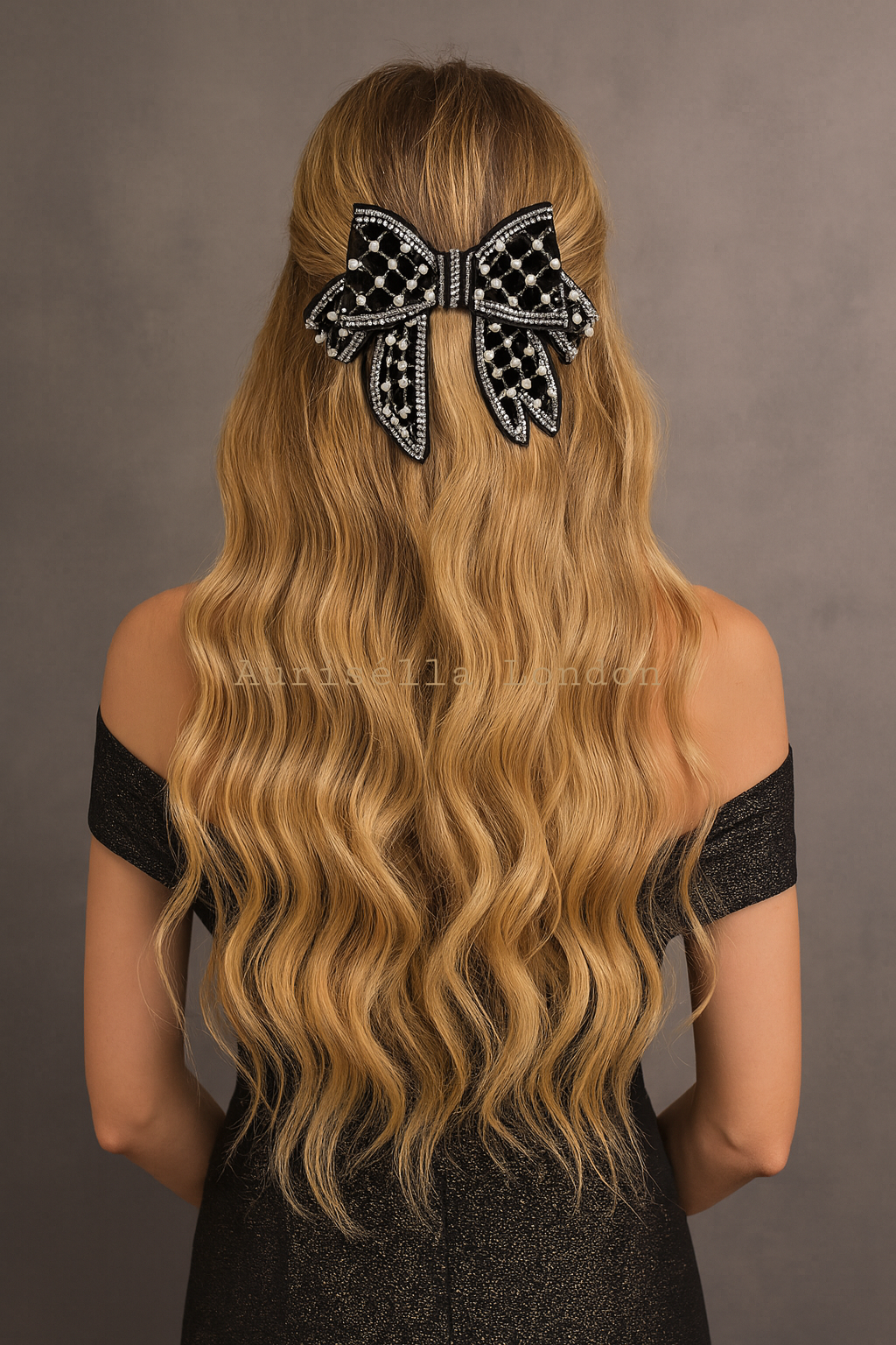 Velour Pearl Bow Clip - Aurisélla London